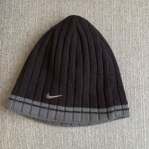 Nike beanie- reversible